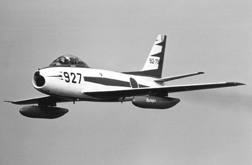 64年当時にブルーインパルスが使っていたF－86F（航空自衛隊提供）