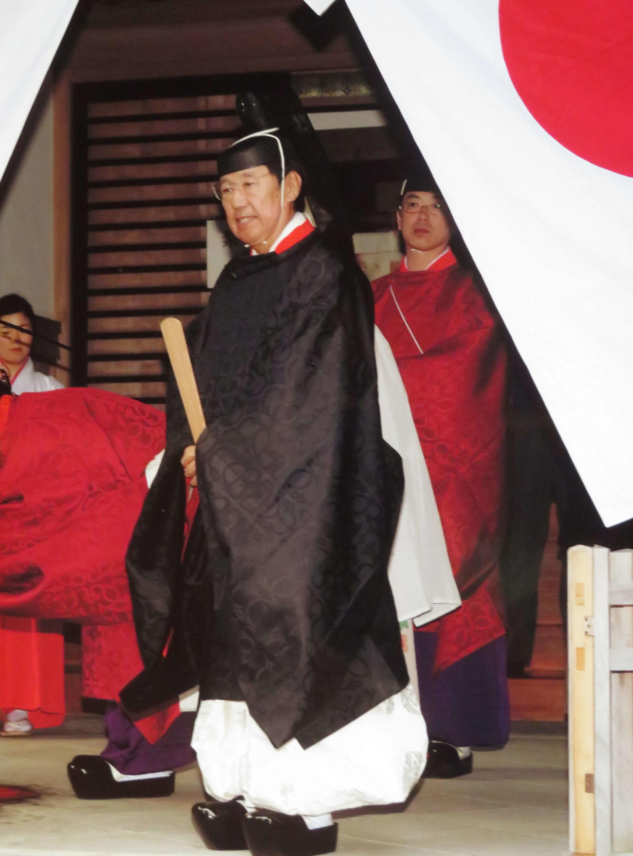 宮司を務める石原敬士さん