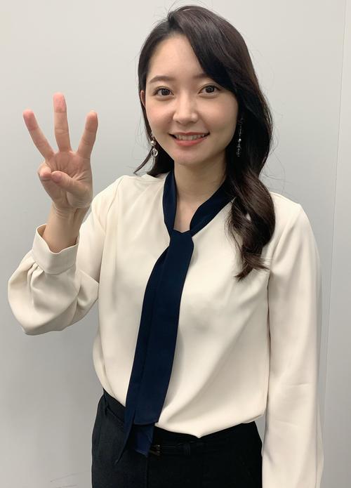 代表決定戦の注目ポイント3つ目を挙げる竹崎由佳アナウンサー（テレビ東京提供）