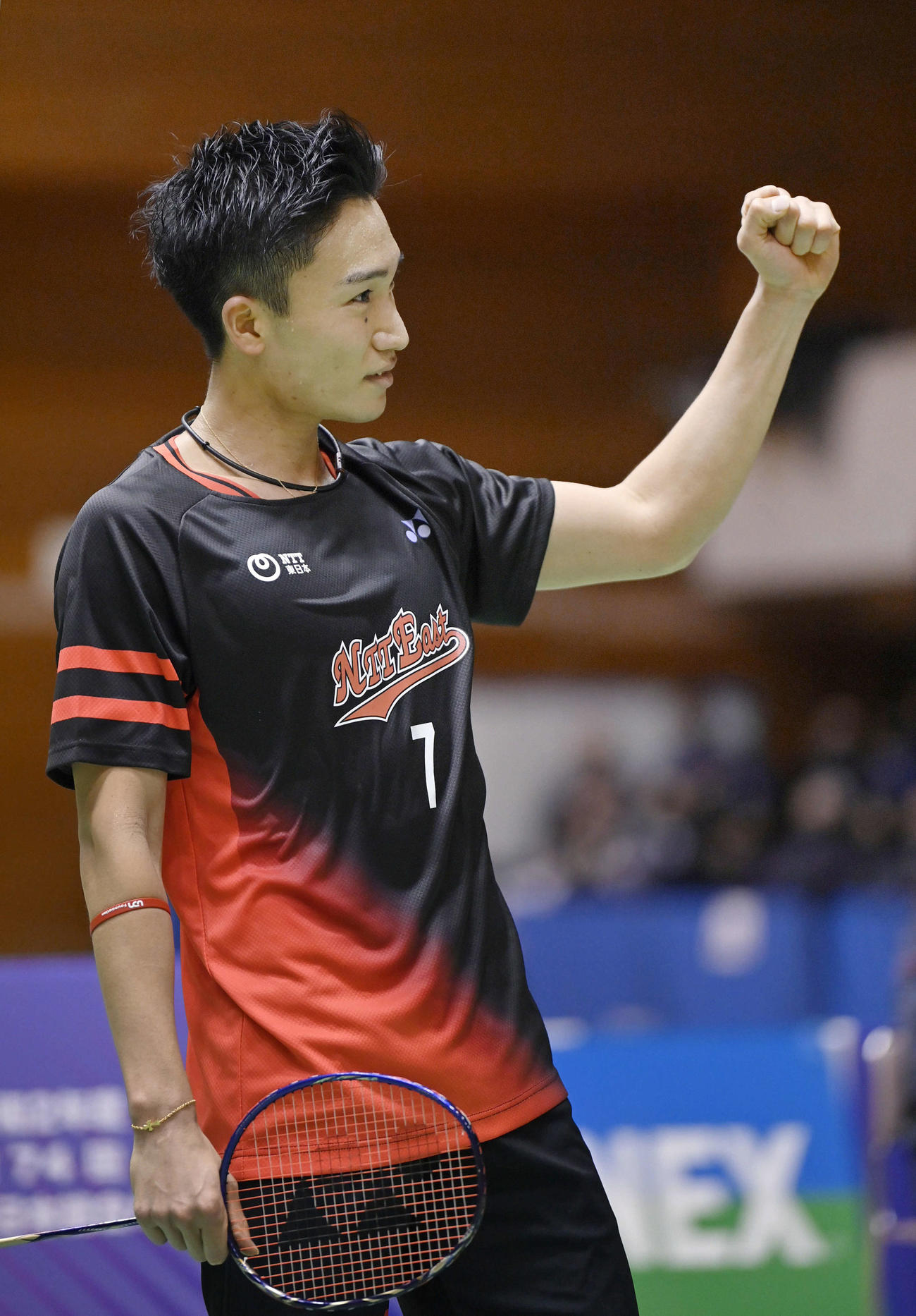 全日本選手権男子シングルスで優勝を決めた桃田（20年12月＝代表撮影）