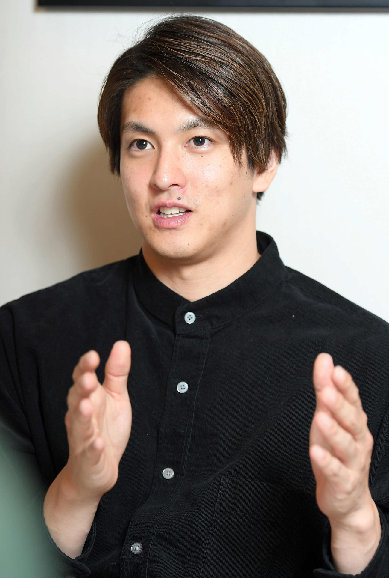 本紙インタビューで心境を語る競泳の古賀淳也（撮影・たえ見朱実）