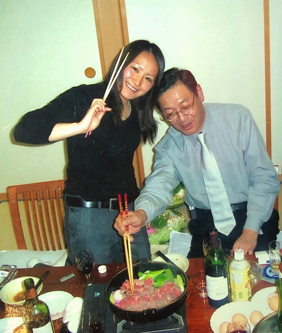東京電力マリーゼ時代の丸山と上司の故吉田昌郎さん（本人提供）