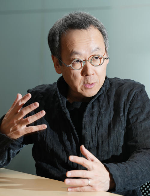 自身の経験を語る星野リゾート代表取締役社長の星野佳路氏（撮影・菅敏）