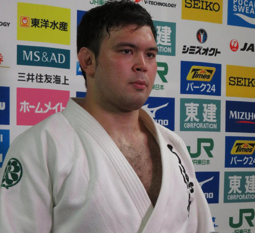 19年4月、胸毛をそらずに全日本選手権に臨んだウルフ・アロン