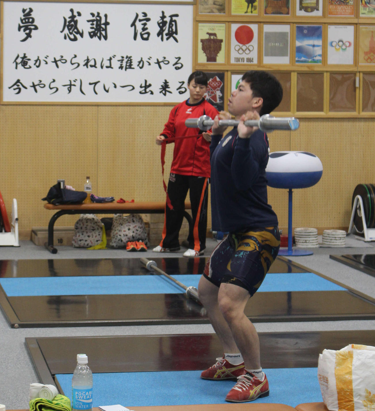 18年、「三宅道場」で練習する糸数（手前）と八木