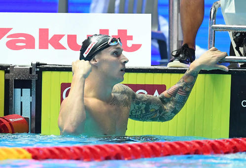 19年7月、世界水泳男子100メートルバタフライ準決勝　世界新記録を樹立しガッツポーズするドレセル