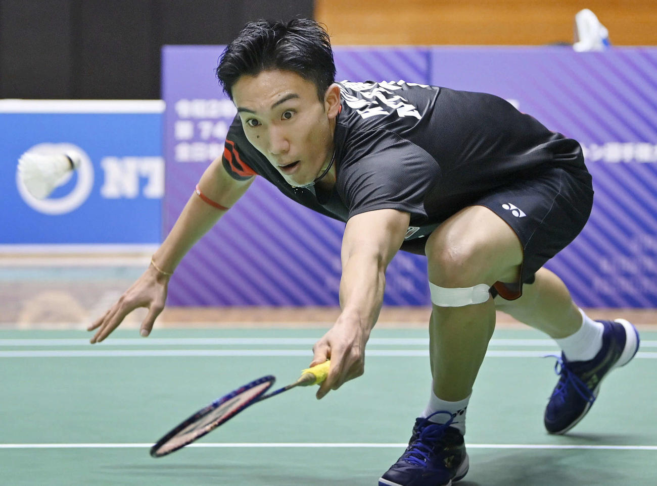バドミントン全日本総合選手権　男子シングルスで優勝した桃田賢斗（2020年12月27日撮影）