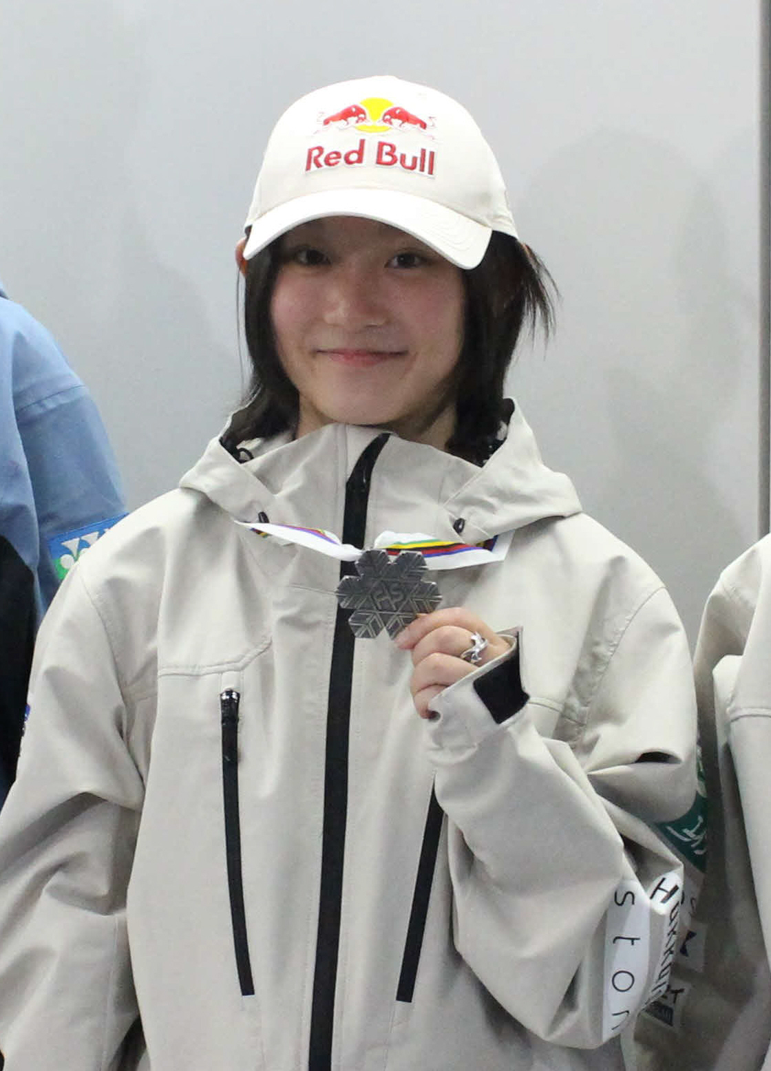 ミラノ五輪期待の星、スノーボード女子ハーフパイプの清水さら
