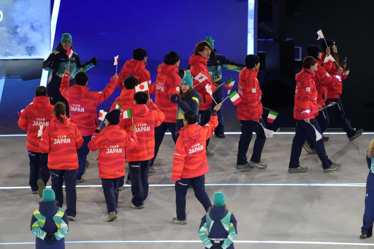 ミラノ・コルティナ五輪の開会式に臨む日本選手団（撮影・パオロ　ヌッチ）