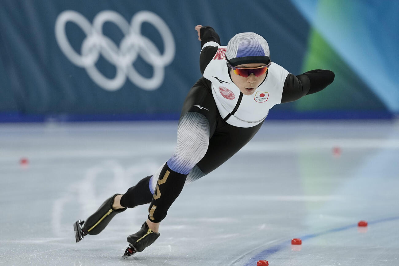 女子1000メートルで滑走する高木（撮影・前田充）