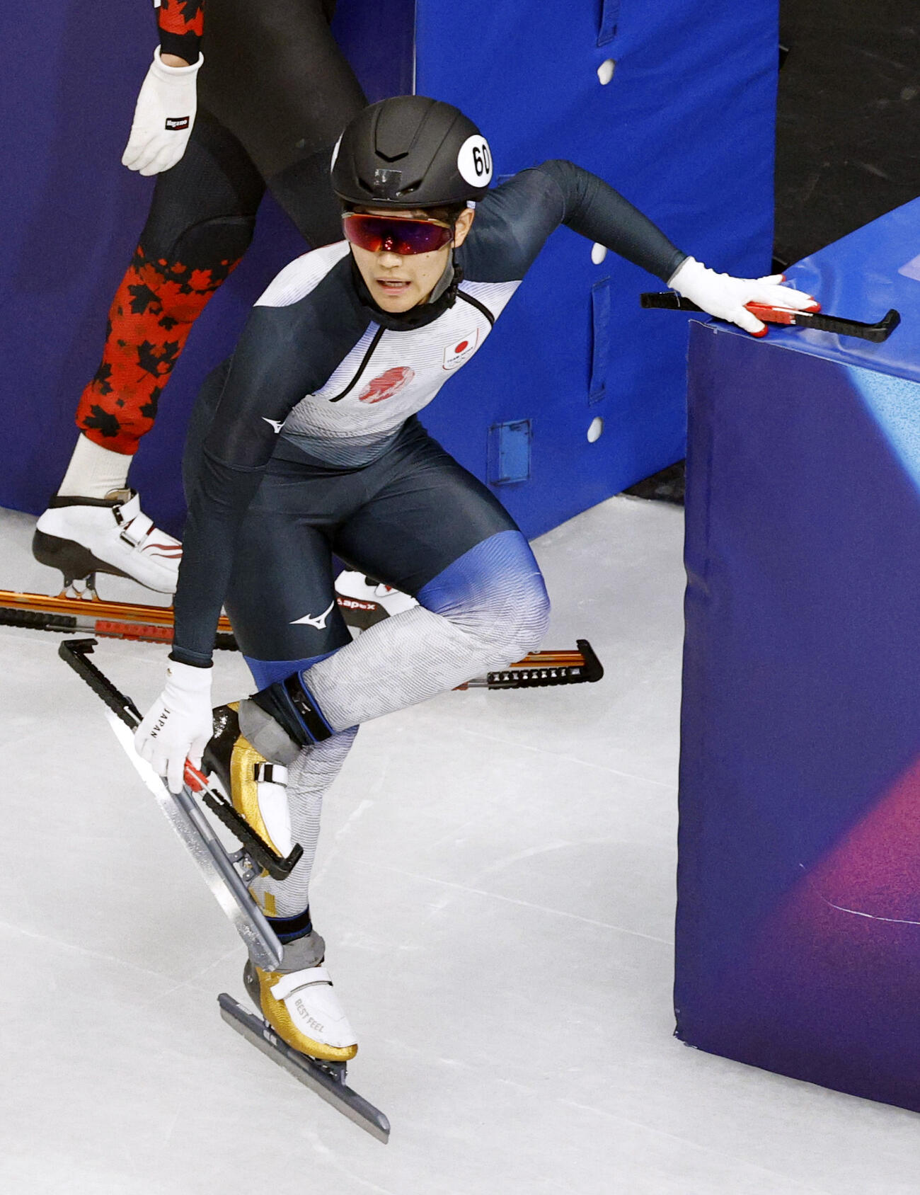 男子500メートル予選　レースを終えた吉永一貴。救済措置で準々決勝に進んだ（共同）