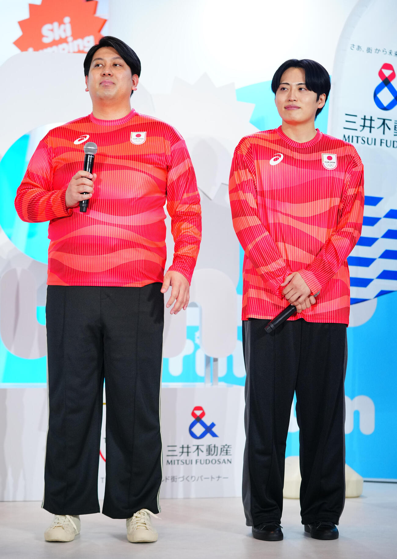「プリントスタジアム　presented by三井不動産」オープニングイベントに登壇するレインボーのジャンボたかお（左）と池田直人（撮影・垰建太）