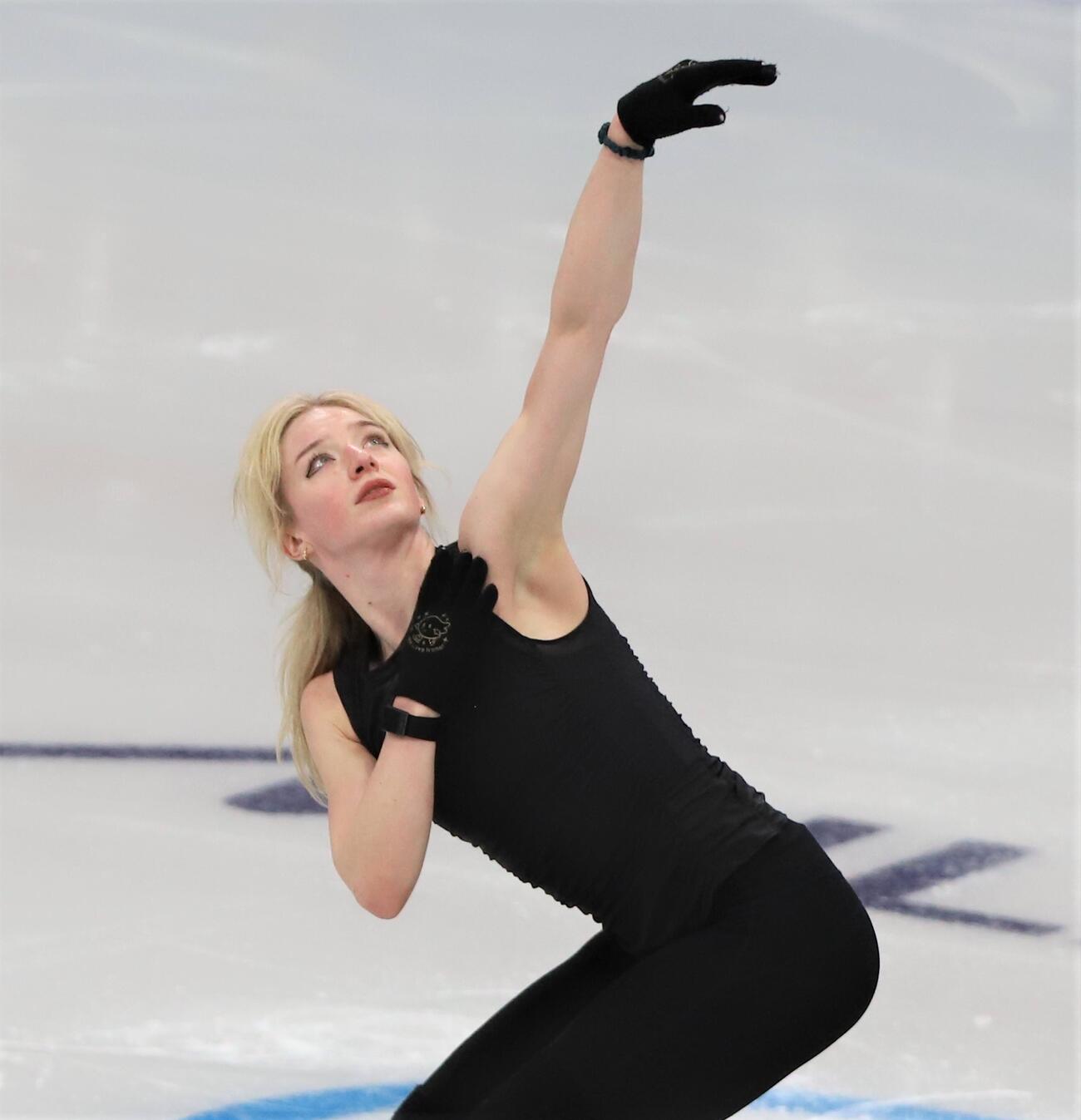 ミラノ・コルティナ五輪の本番会場で動きを確かめるグレン（撮影・藤塚大輔）