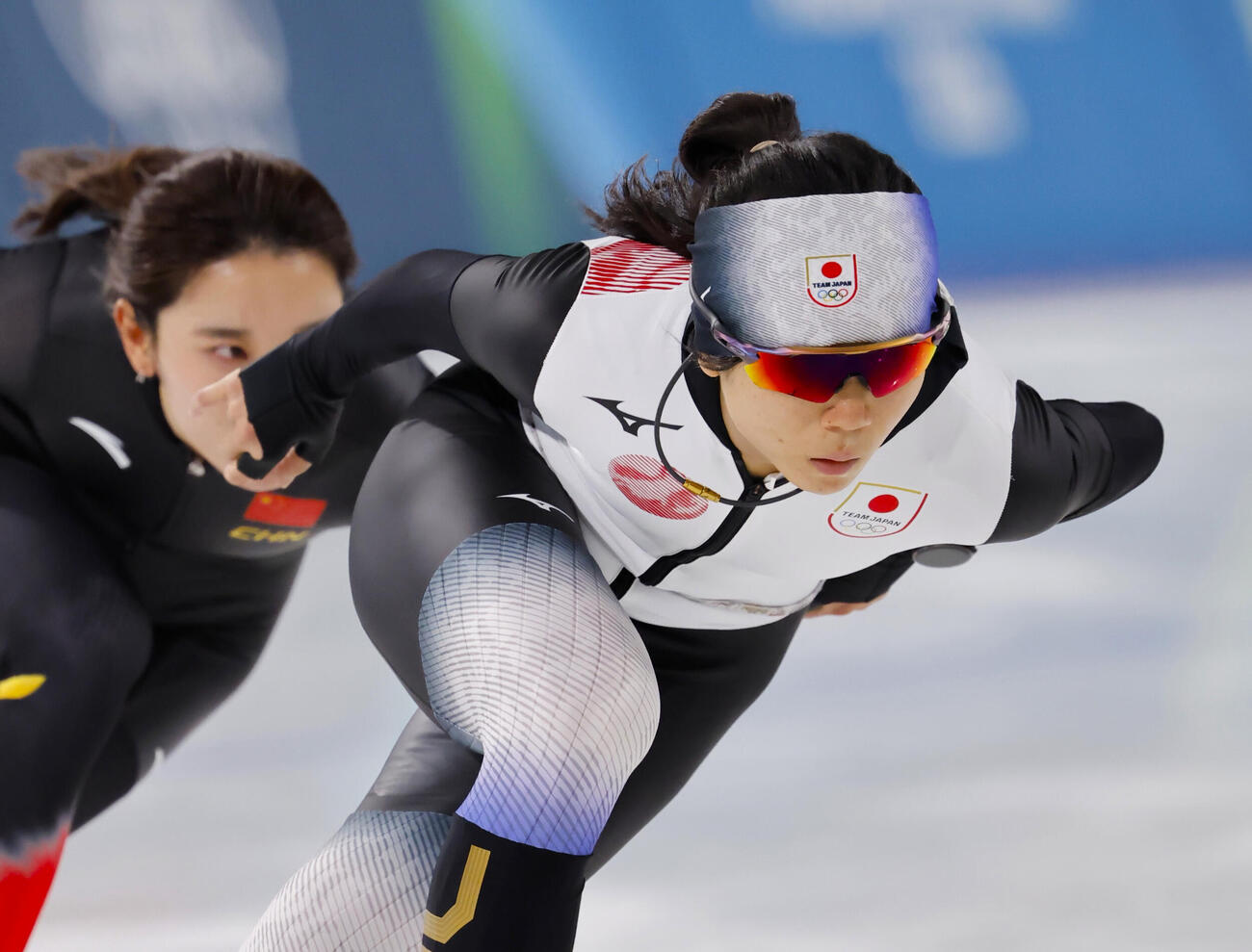 試合会場で調整する高木美帆＝ミラノ（共同）