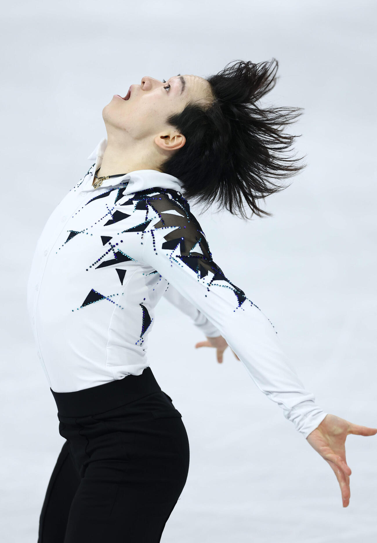 団体男子SPで演技する鍵山（撮影・前田充）