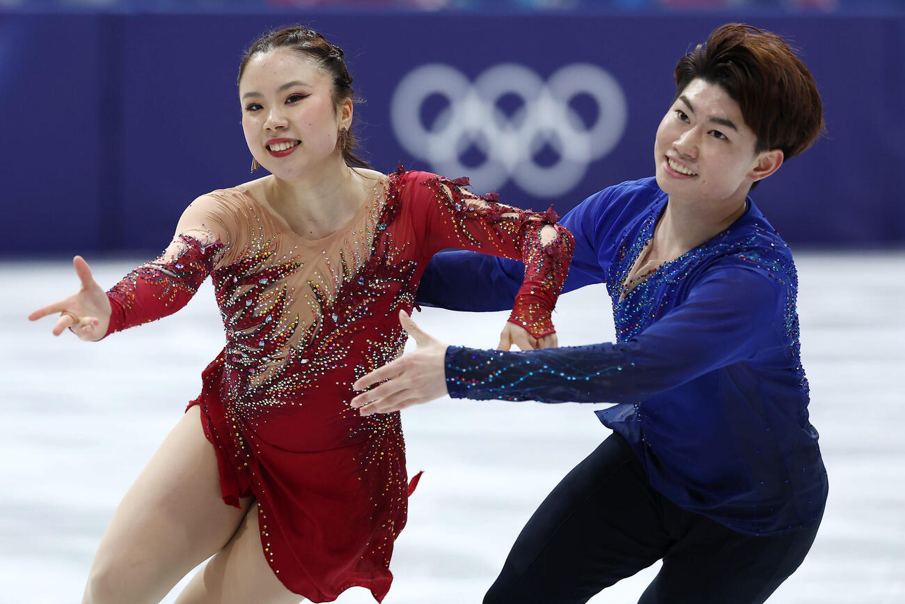 団体アイスダンス・フリーダンスで演技する吉田（左）、森田組（撮影・前田充）