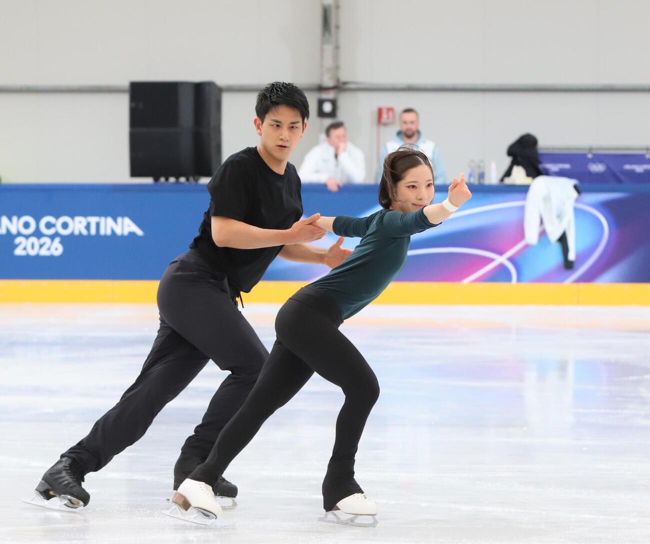 練習用リンクで公式練習に臨んだ三浦璃来、木原龍一組