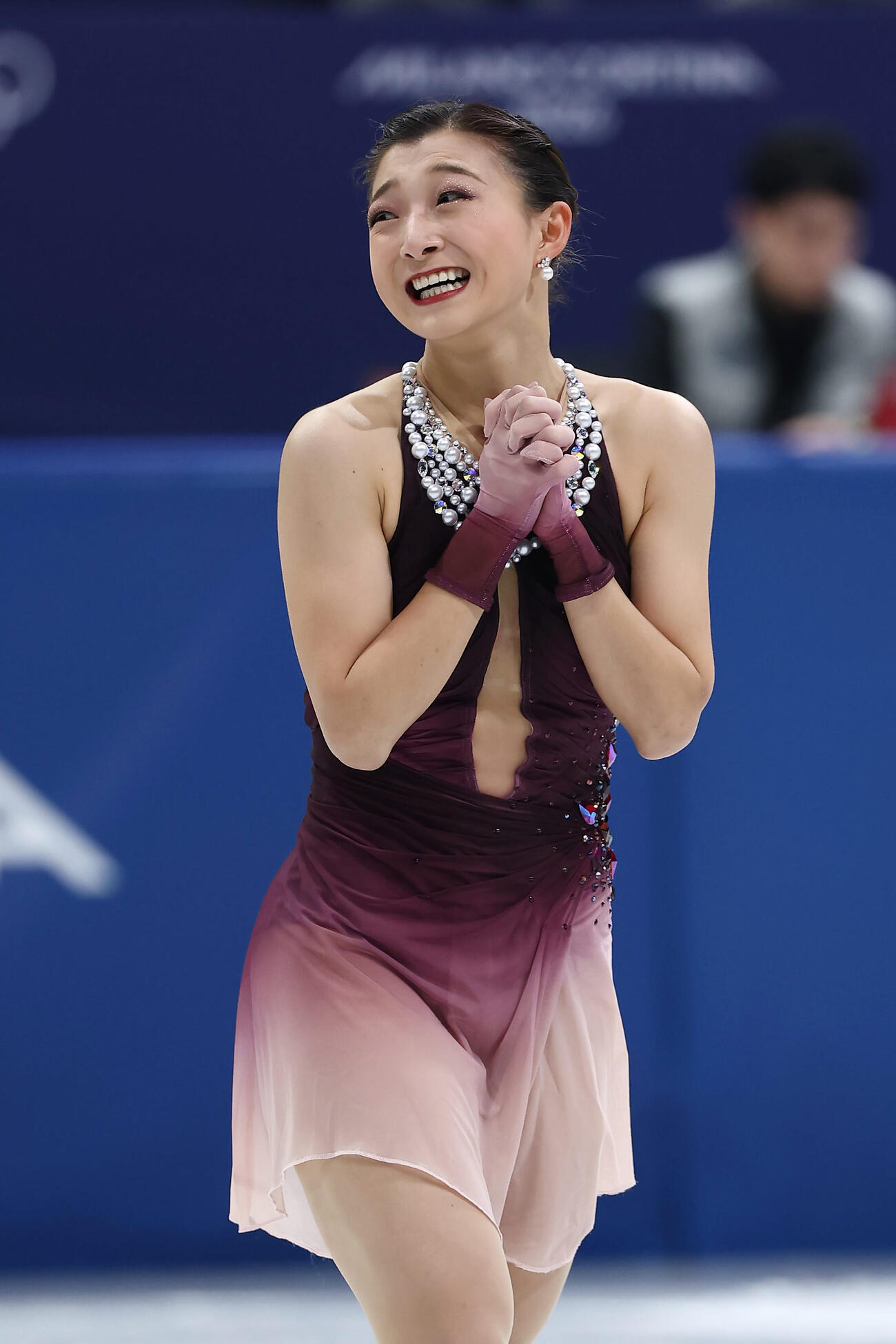団体女子フリーの演技を終え笑顔を見せる坂本（撮影・前田充）