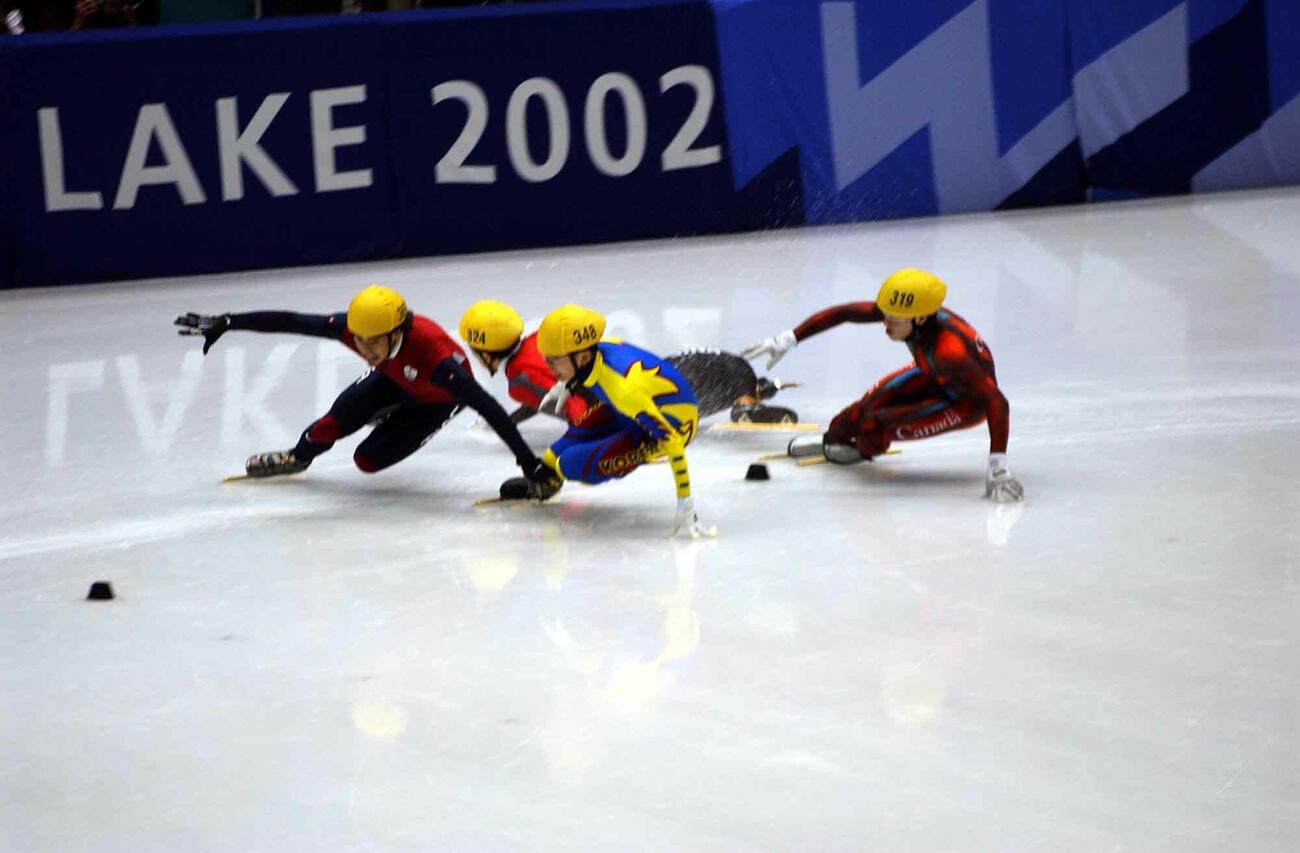 2002年2月ソルトレークシティー五輪　4選手が転倒、ブラッドバリーが優勝した