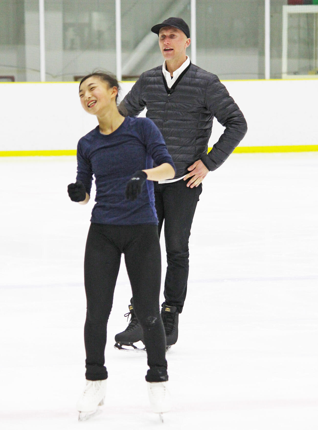 振付師のブノワ・リショー氏（奥）と坂本花織（2017年撮影）