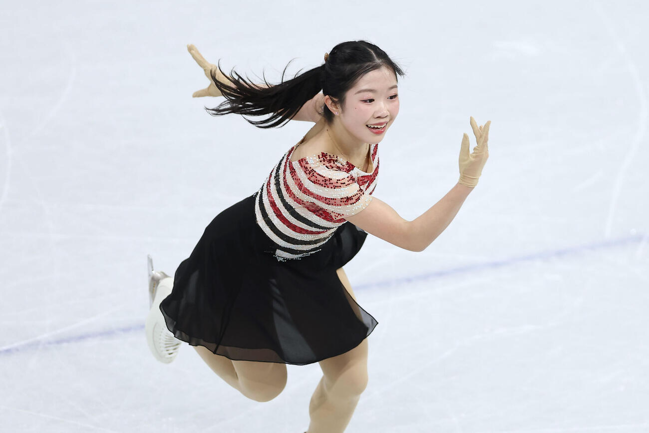 女子SPで演技する中井亜美（撮影・前田充）