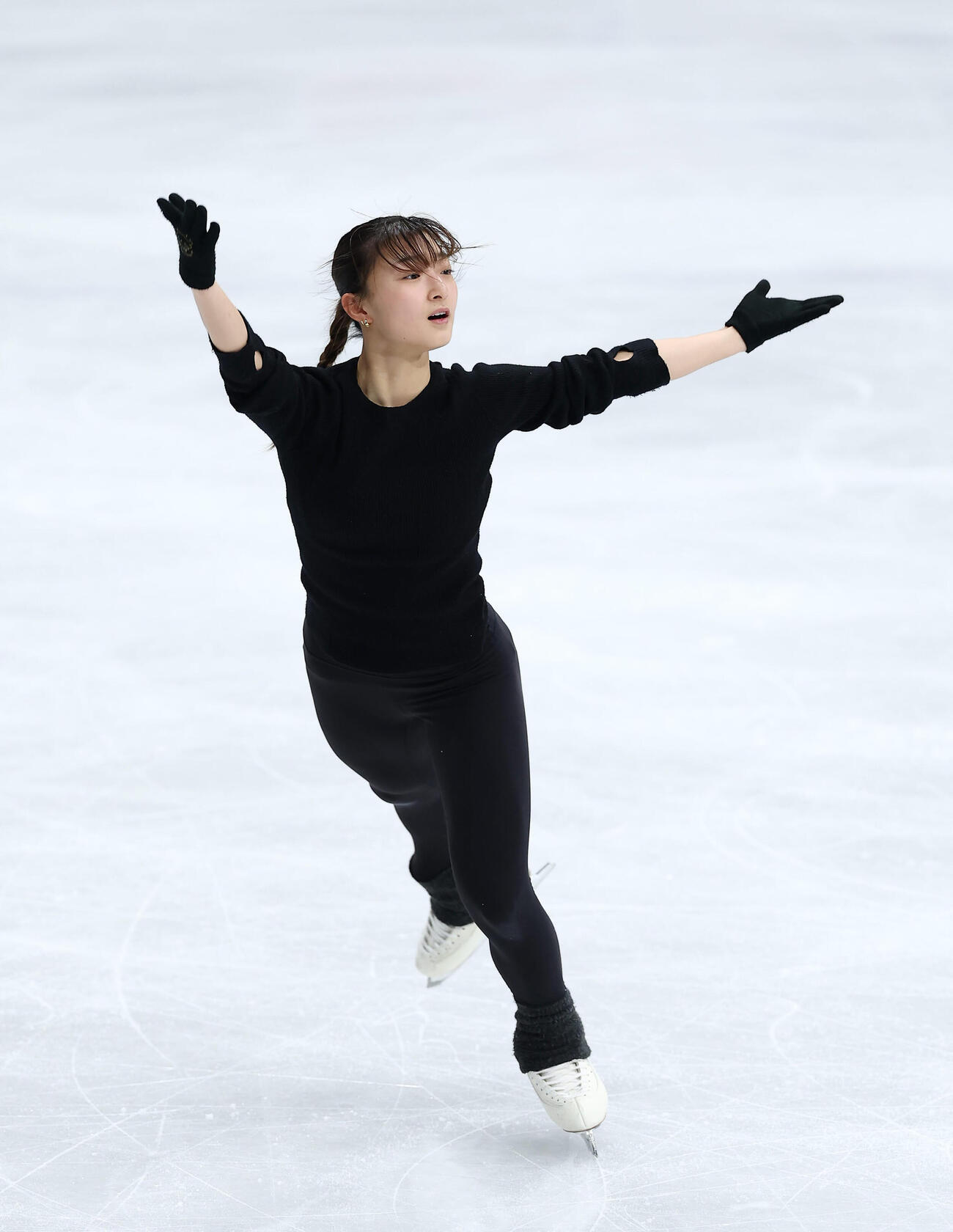 18日、女子フリーに向け調整する坂本（撮影・前田充）