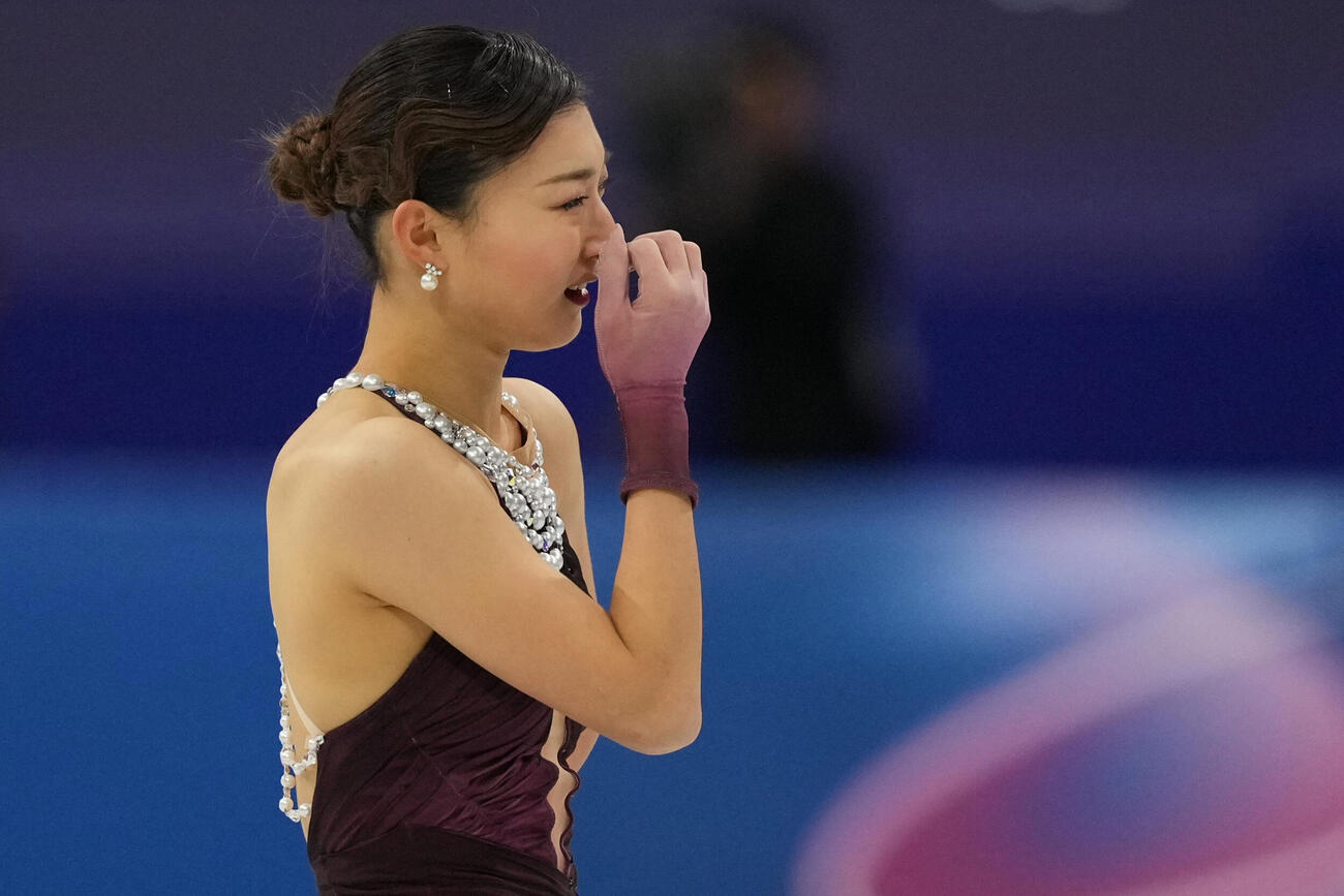 女子フリーの演技を終え涙ぐむ坂本花織（AP）