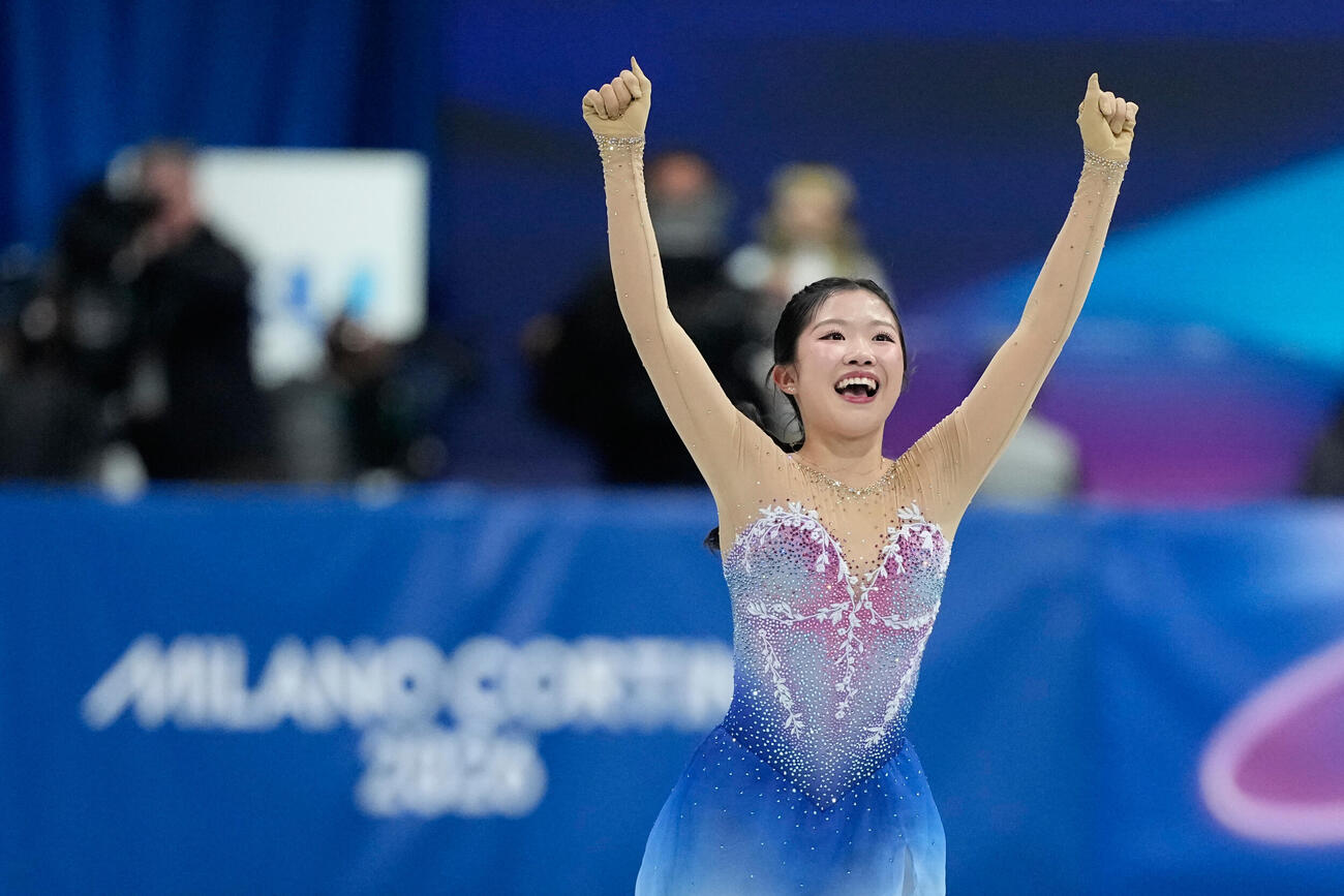女子フリーで演技する中井亜美（AP）