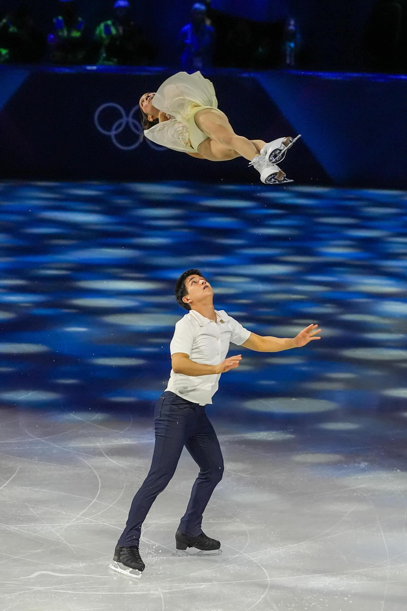 2026ミラノ・コルティナ冬季五輪　エキシビションで演技する三浦（上）、木原組