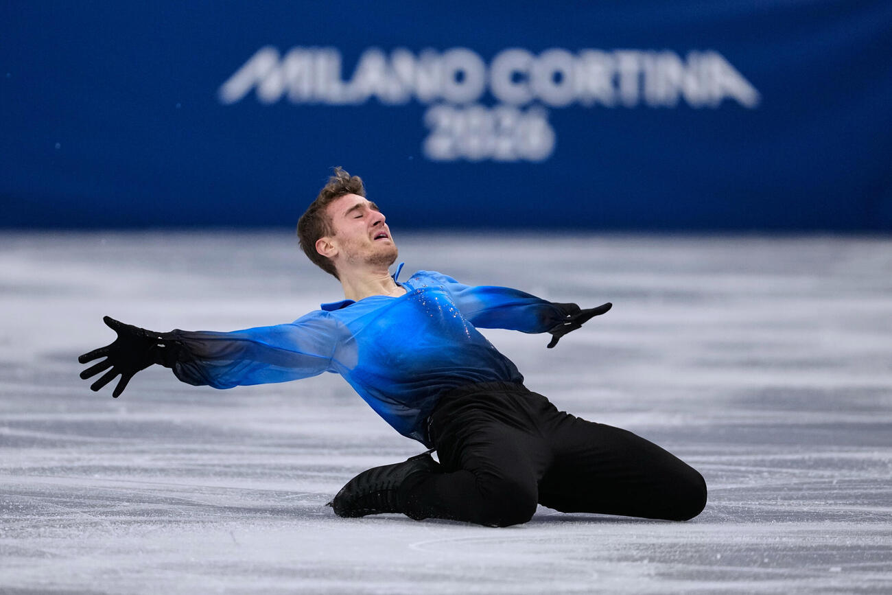 フリーの演技を披露するイタリアのマテオ・リッツォ（AP）