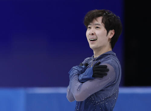男子フリーの演技を終え、ポーズをとる金博洋（共同）
