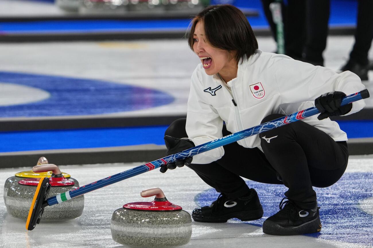 指示を出す吉村紗也香（AP）
