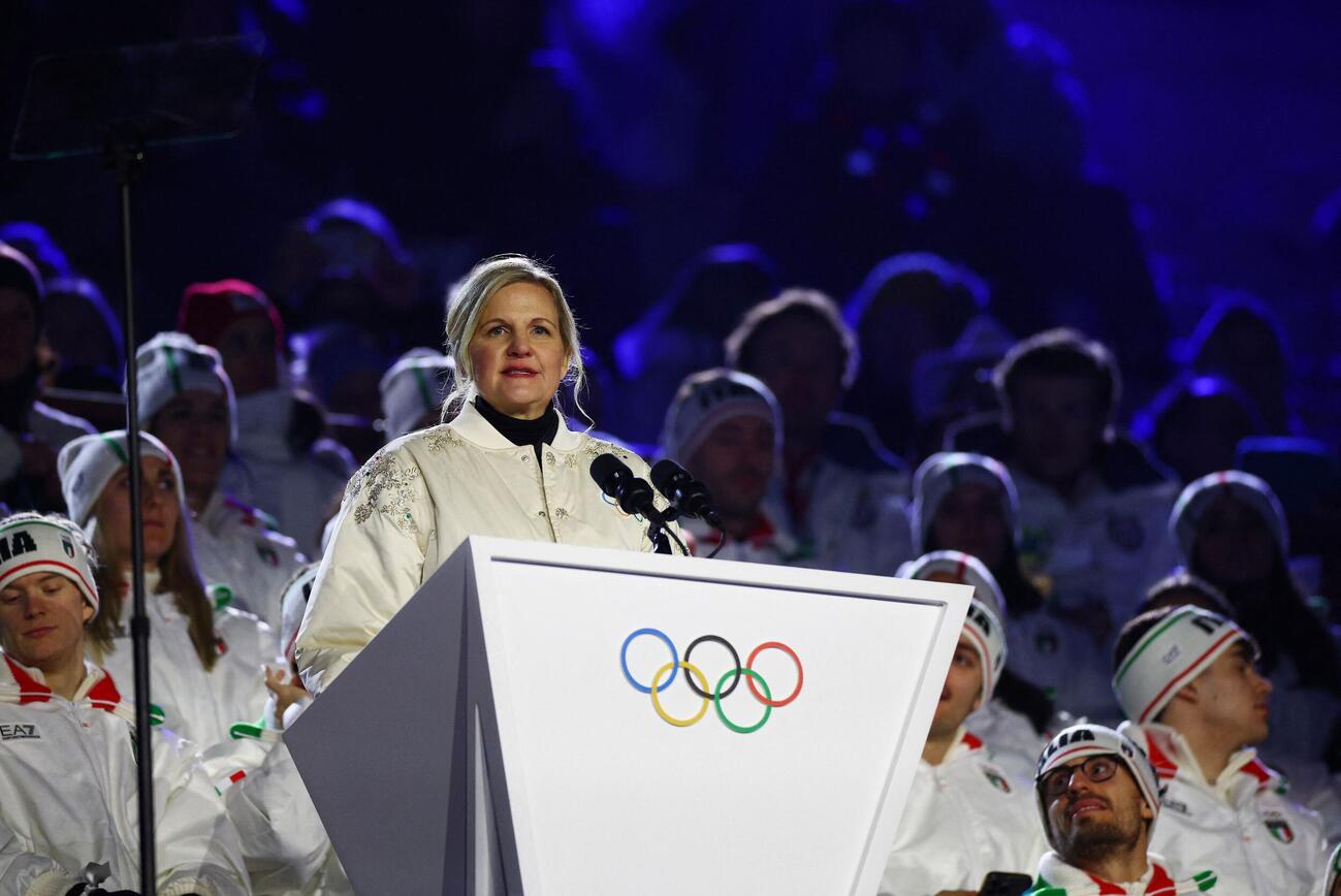 閉会を宣言するIOCのコベントリー会長（ロイター）