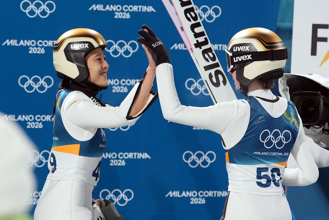 女子個人ノーマルヒル決勝で銅メダルを獲得した丸山希（撮影・パオロ　ヌッチ）