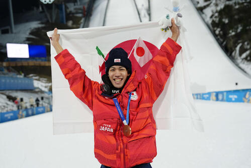 ジャンプ】二階堂蓮とスイス選手の同点銅に、実況「2つちゃんとメダル