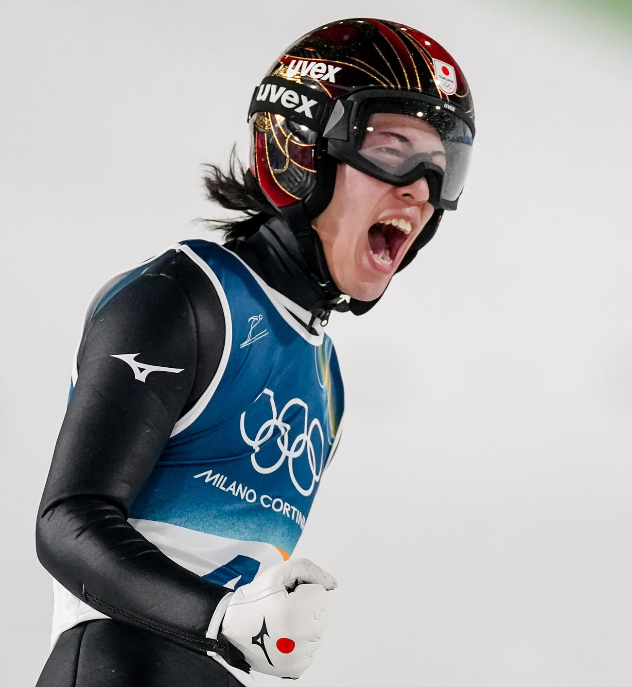 ジャンプ男子個人ラージヒル　二階堂蓮は1回目の飛躍を終えてガッツポーズ（AP)