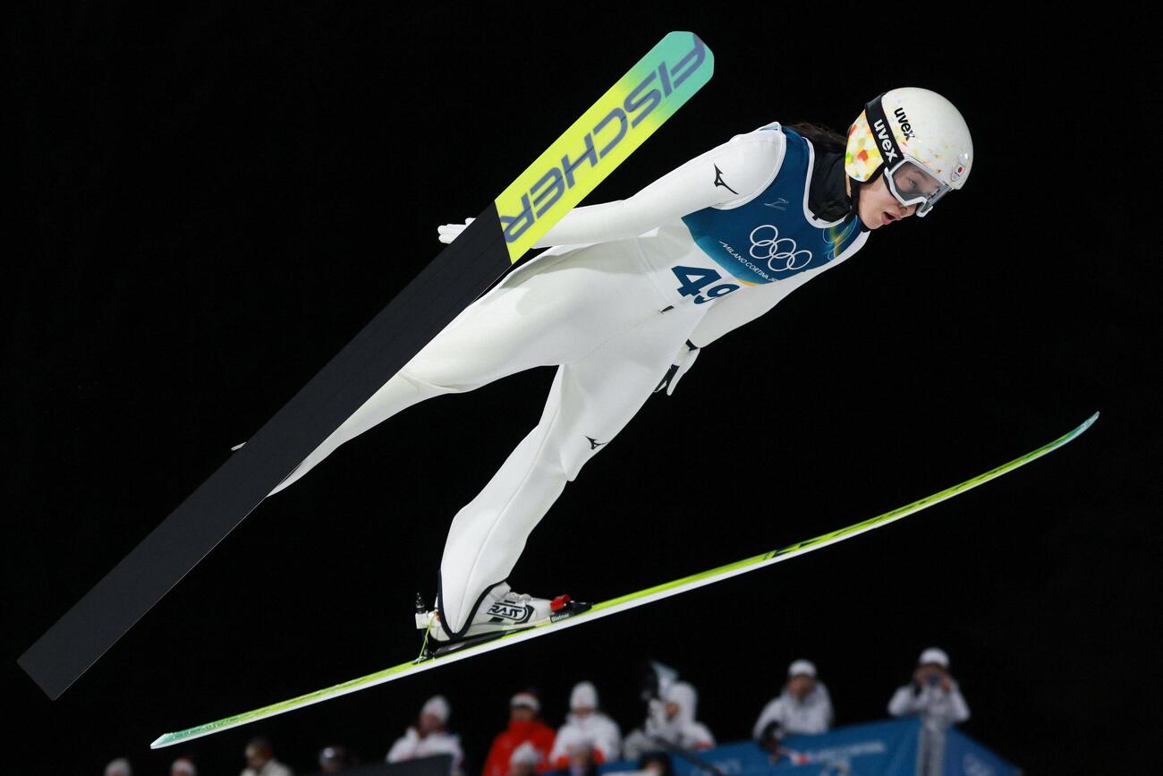 女子個人ラージヒル　1回目の飛躍で7位の丸山希（ロイター）