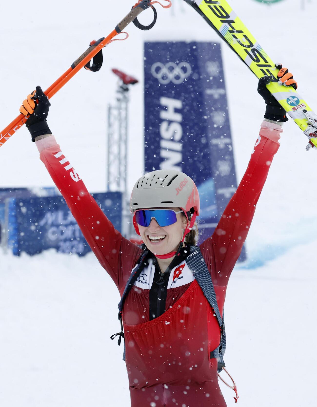 女子スプリントで優勝し、喜ぶマリアンヌ・ファトン＝ボルミオ（共同）