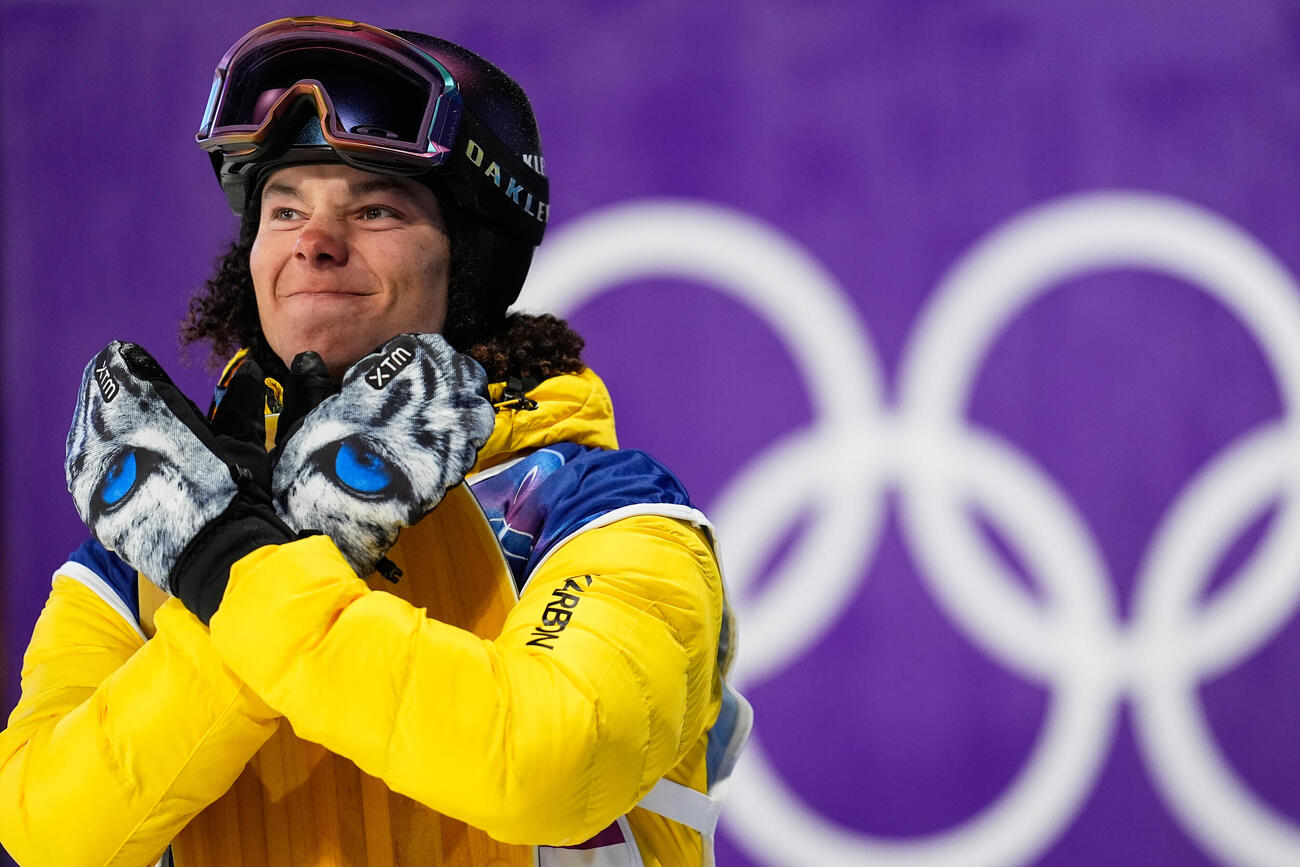 ビッグエア男子の予選で笑顔を見せるバレンティーノ・グセリ（AP）