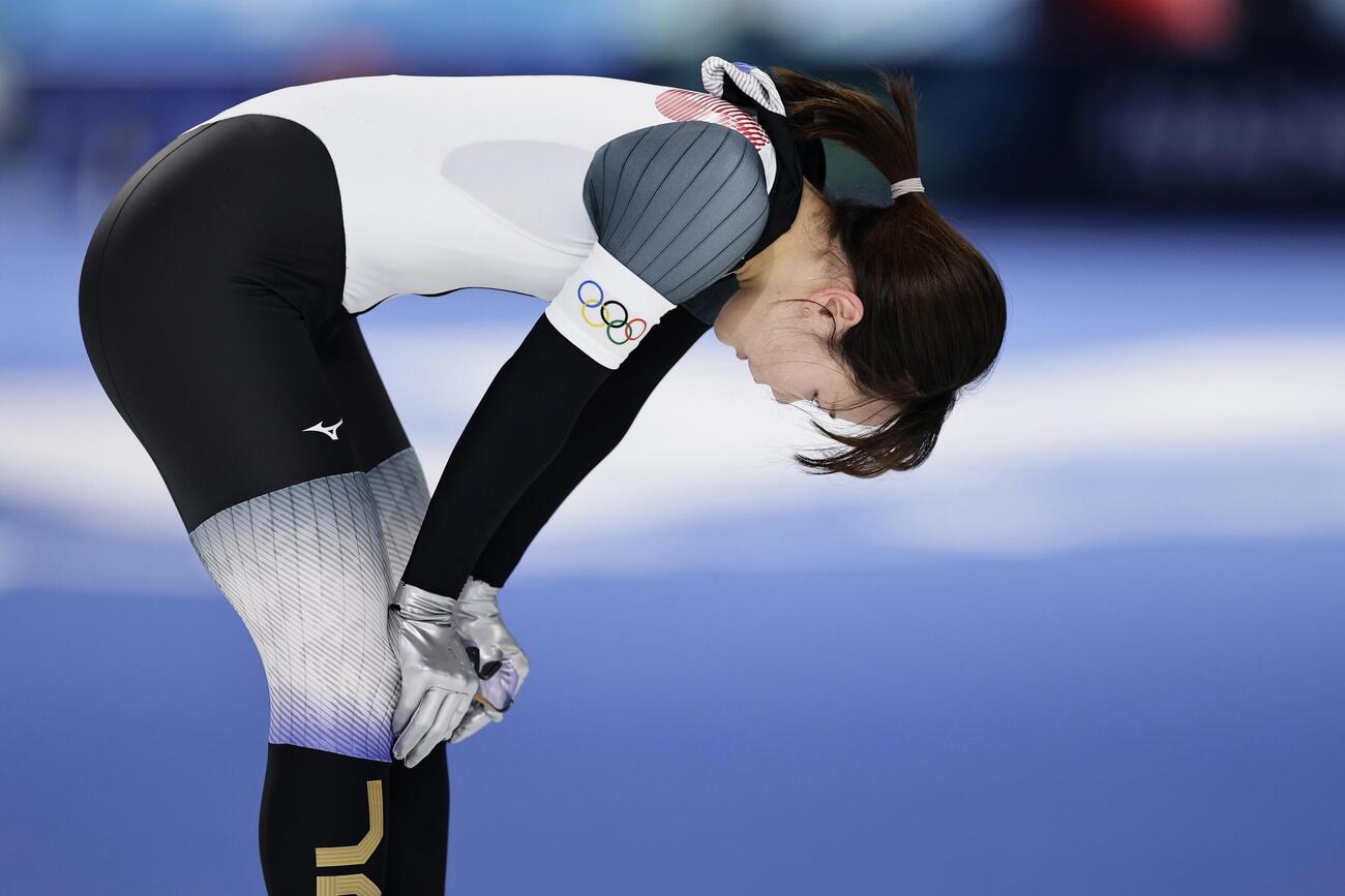 女子1000 メートル 　レースを終えた吉田雪乃＝ミラノ（共同）