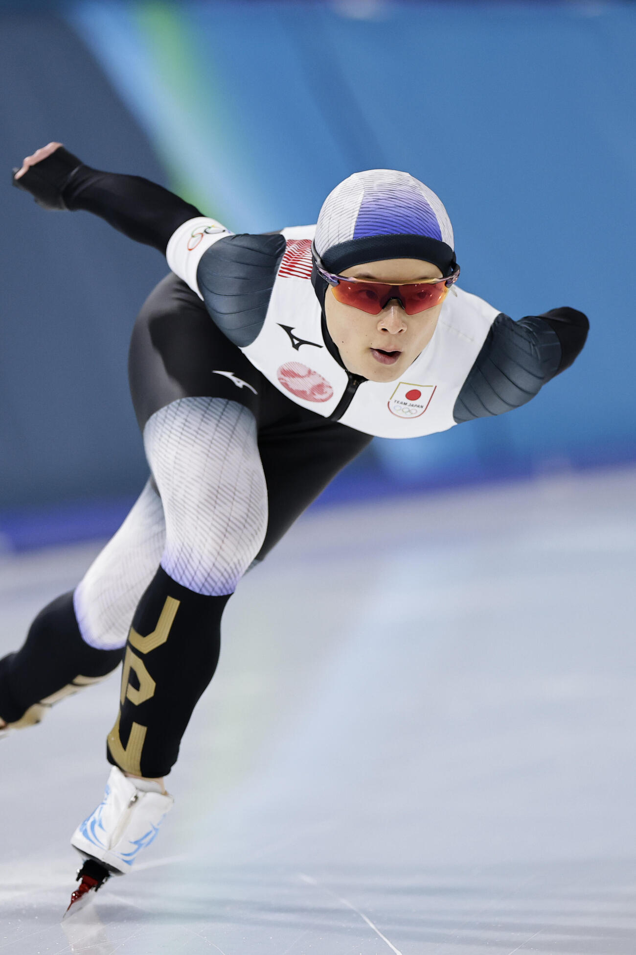 女子1000 メートル 　滑走する山田梨央＝ミラノ（共同）
