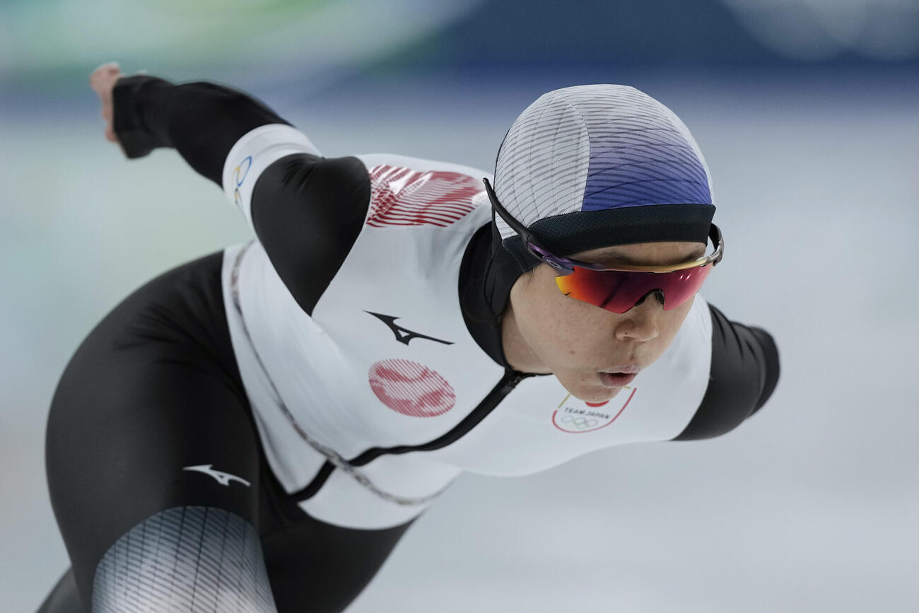 女子1000メートルで滑走する高木（撮影・前田充）