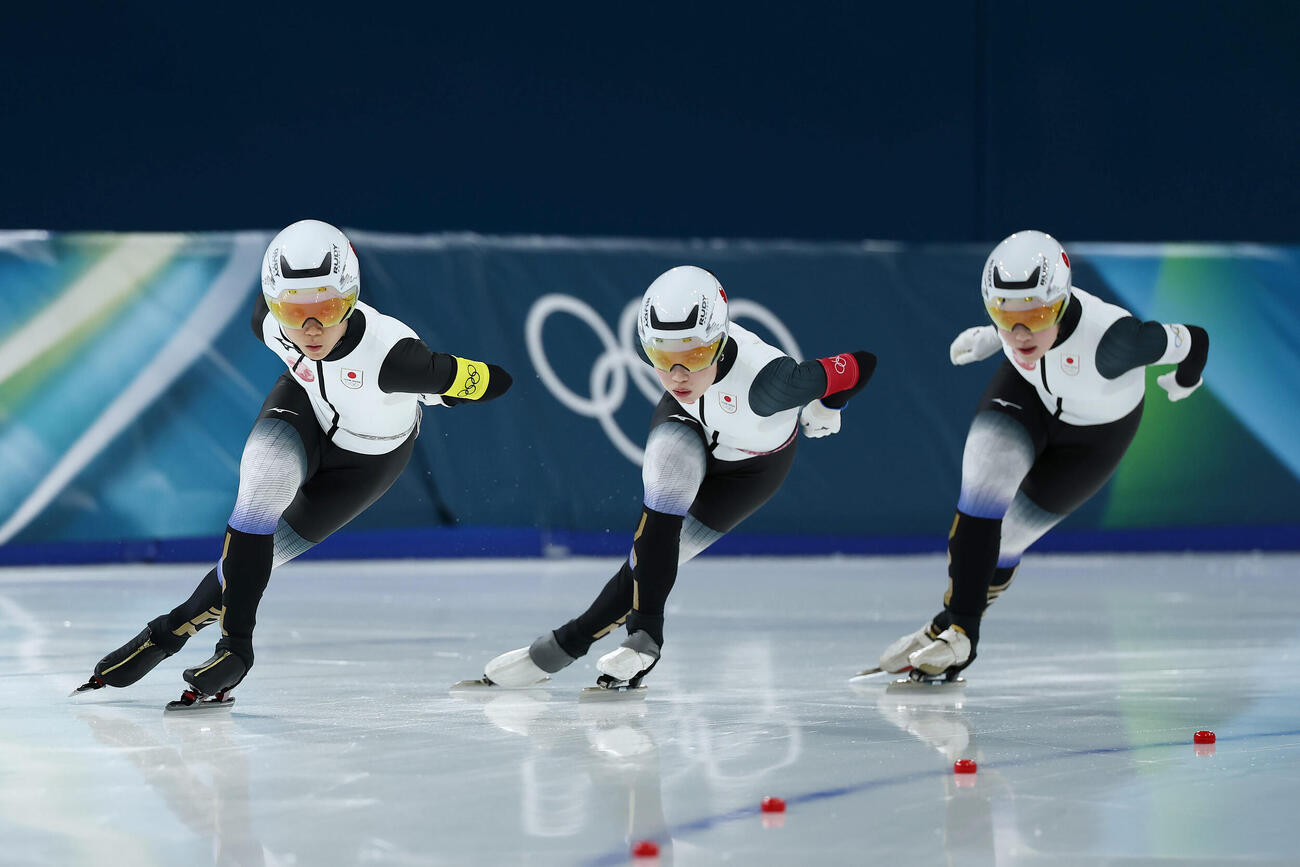 準決勝進出を決めた日本チーム。左から高木、佐藤、堀川（撮影・前田充）
