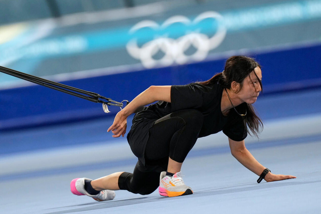 スピードスケート女子1500メートル　レース前に調整する高木美帆（AP）