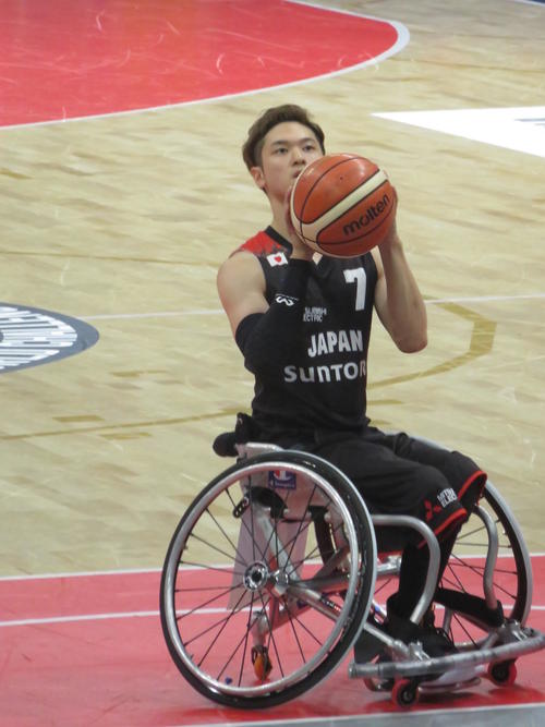 日本対オーストラリア　第1Q、フリースローを決める古沢拓也（撮影・小堀泰男）