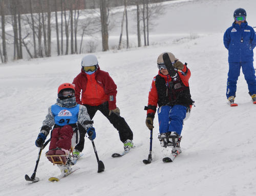20年正月チェアスキー初心者たちと滑る／おびパラ