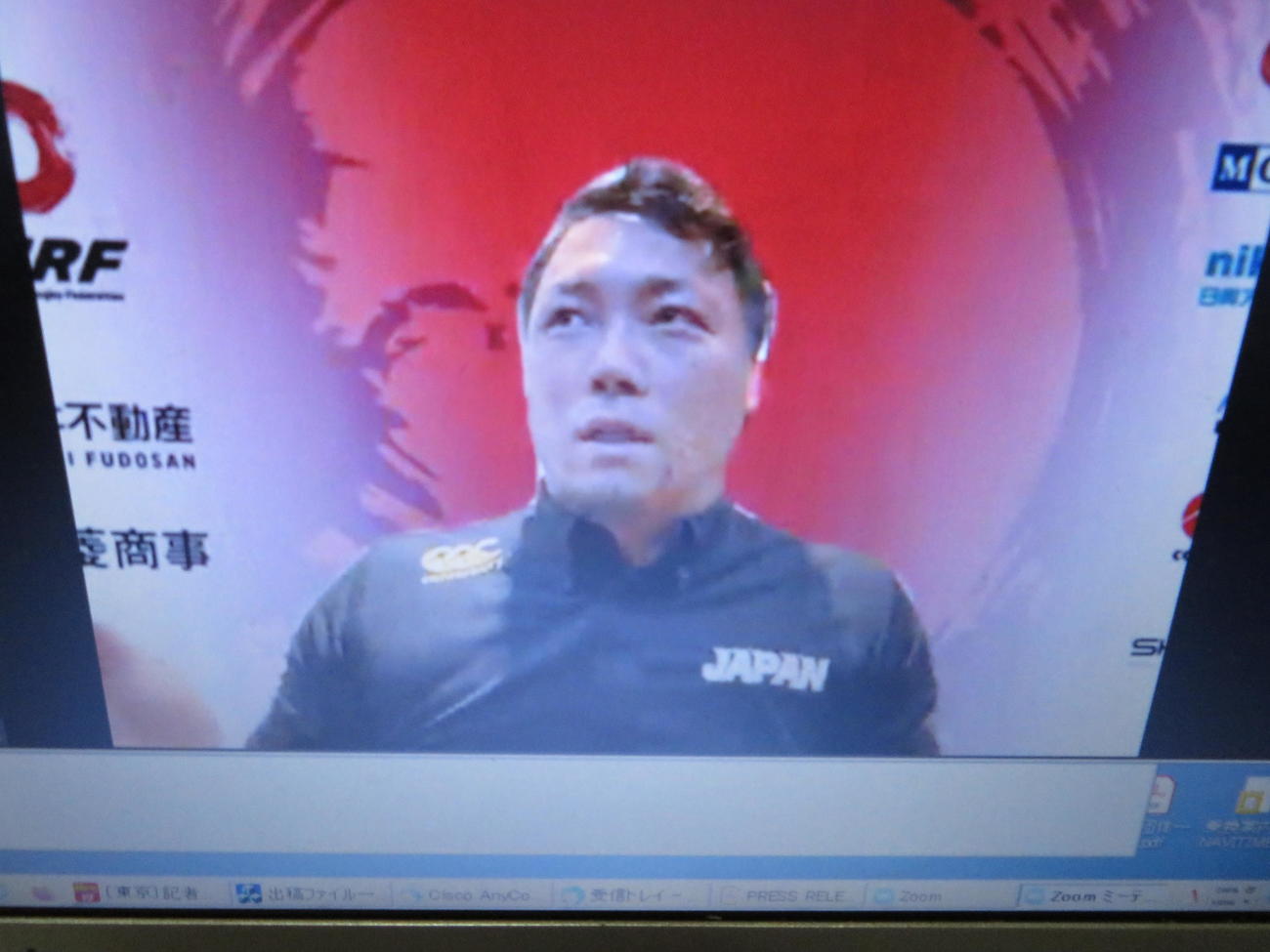 オンラインで会見した池透暢主将
