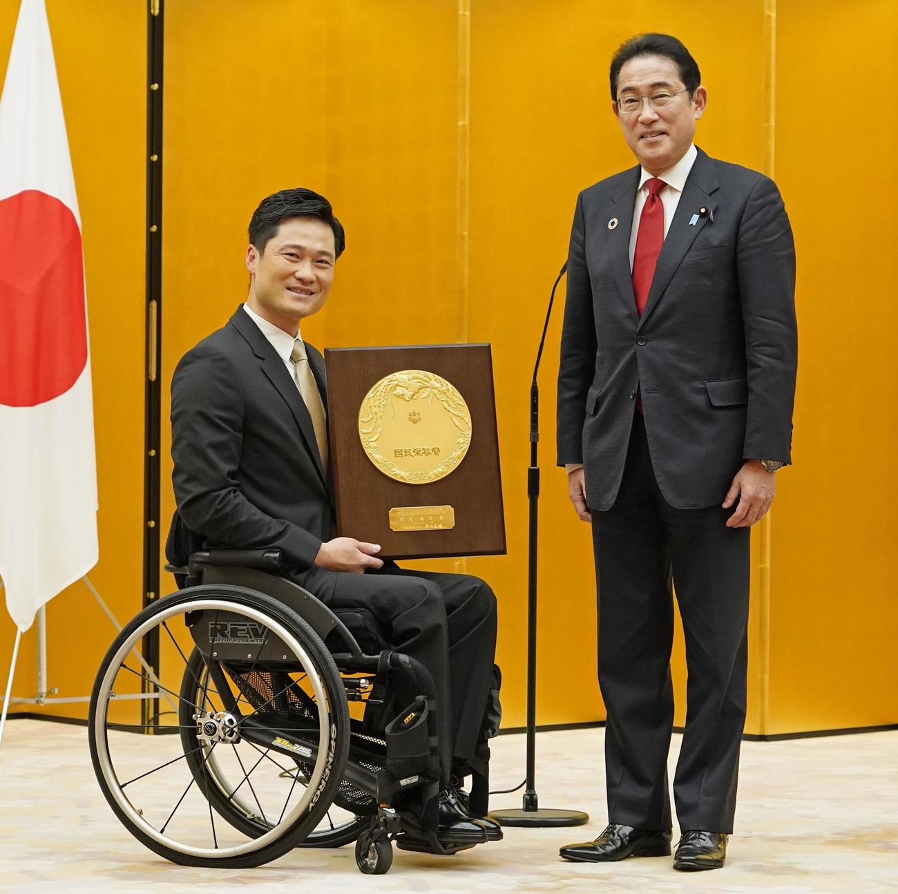 車いすテニスの国枝慎吾さん、国民栄誉賞表彰式出席「国民に夢と感動を与えた」岸田首相から称賛 - パラスポーツ写真ニュース : 日刊スポーツ