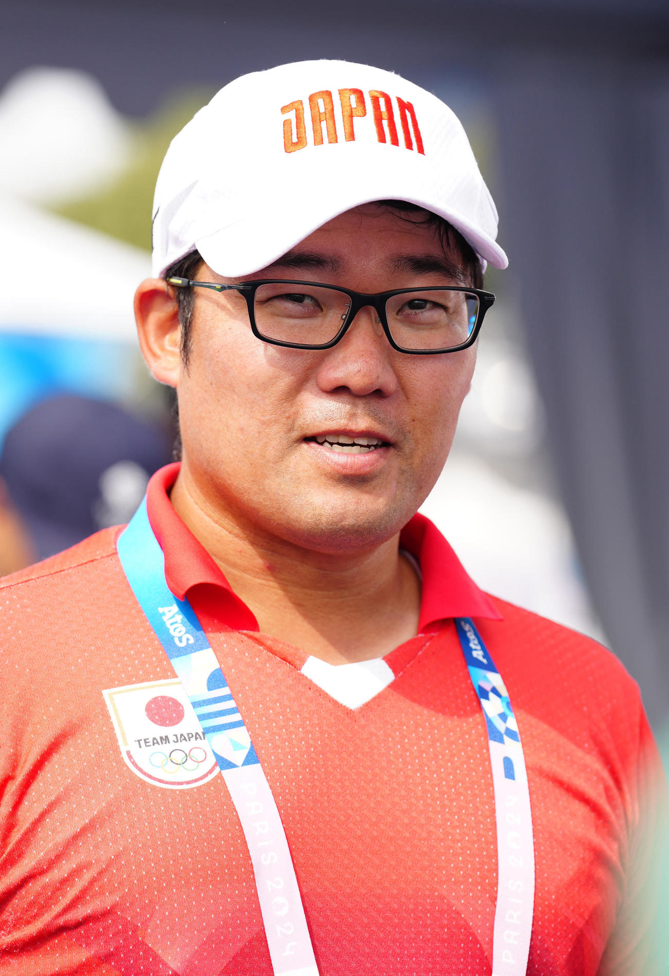 アーチェリー男子個人ランキングラウンド後、取材に応じる古川（撮影・江口和貴）