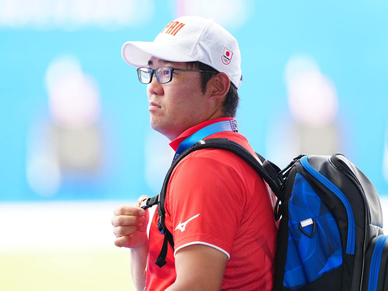 アーチェリー男子個人ランキングラウンド後、引き揚げる古川（撮影・江口和貴）